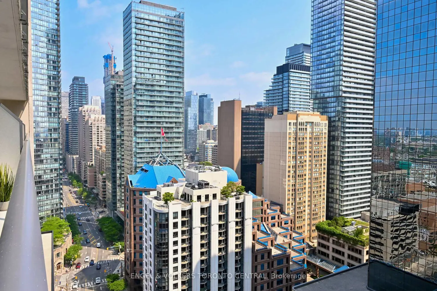 Additional image 16 of 770 Bay Street 2504