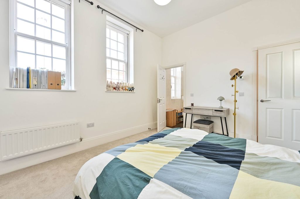 Additional image 10 of 2 bed flat for saleGlanville Way, Epsom KT19