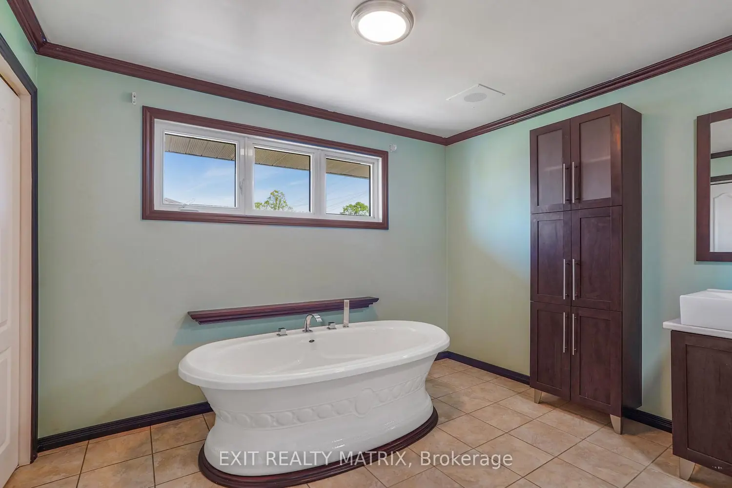 Additional image 9 of 845 Cartier Boulevard