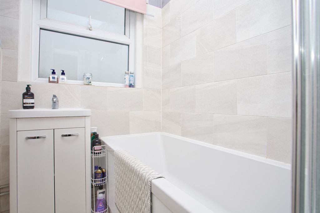 Additional image 7 of 4 bed maisonette for saleGodwyne Road, Dover CT16