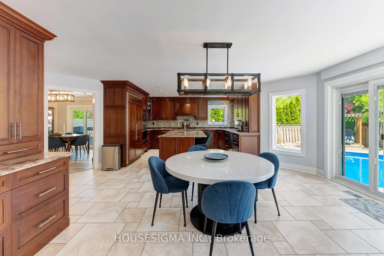 30 Gooderham Drive photo 3