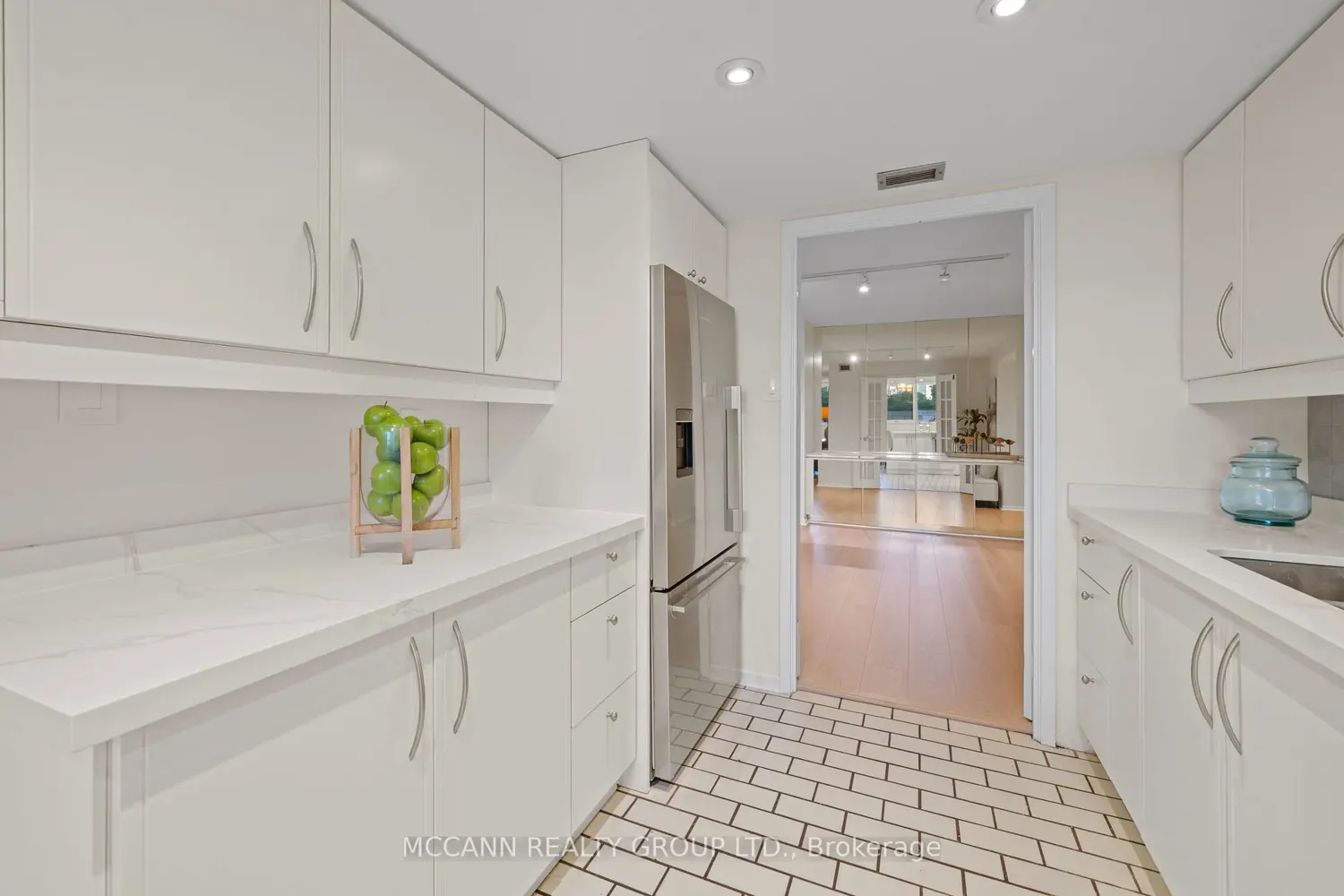 Additional image 8 of 360 Bloor Street 301