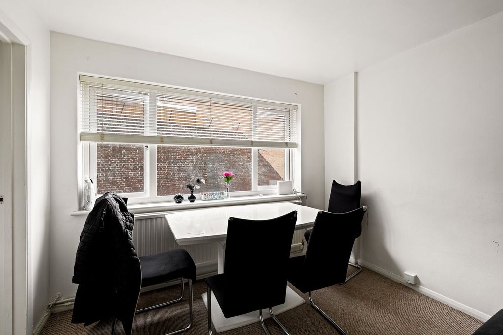 Additional image 4 of 2 bed flat for saleEaves Road, Elms Vale, Dover CT17