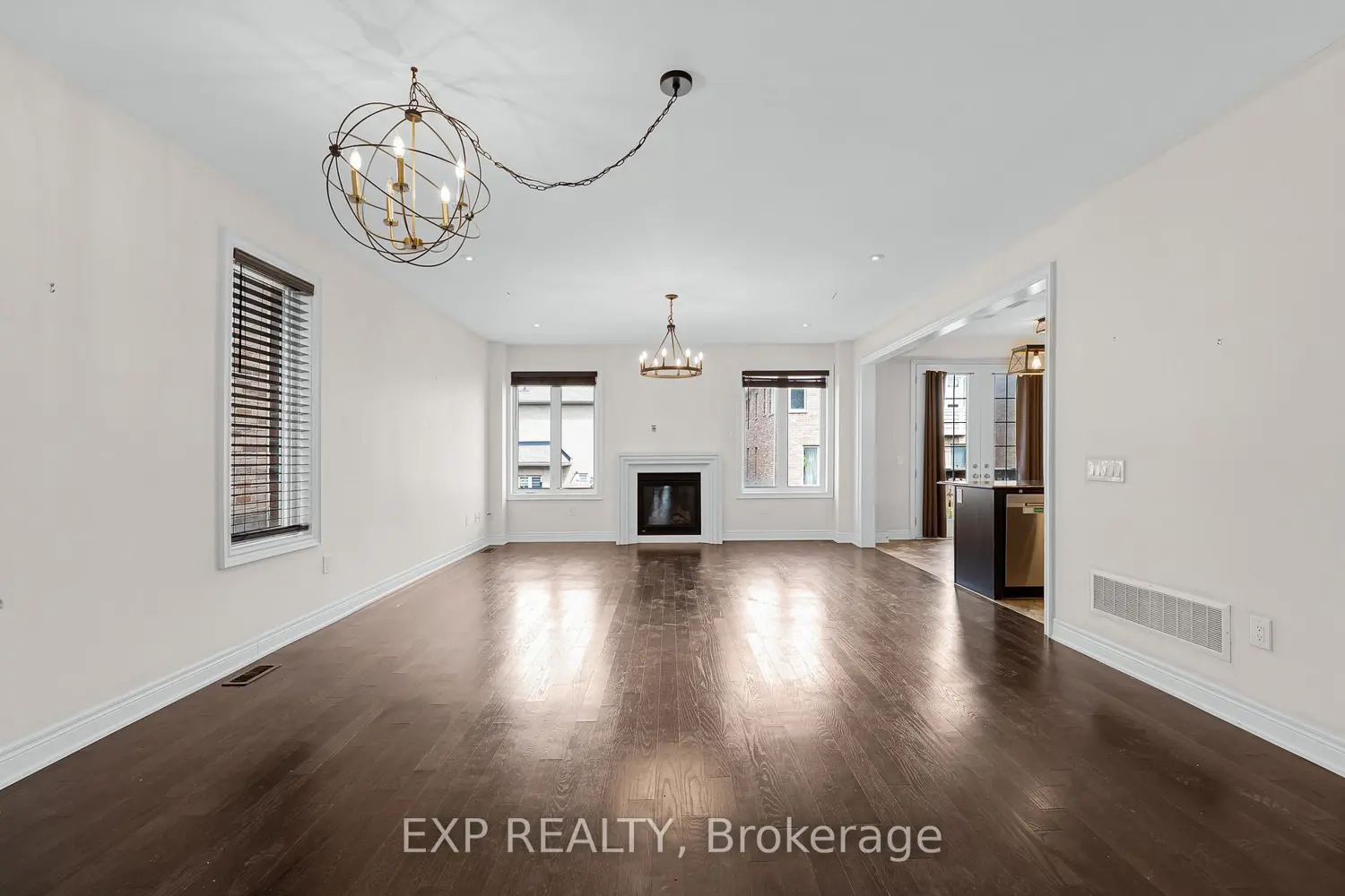 26 Mondial Crescent photo 3
