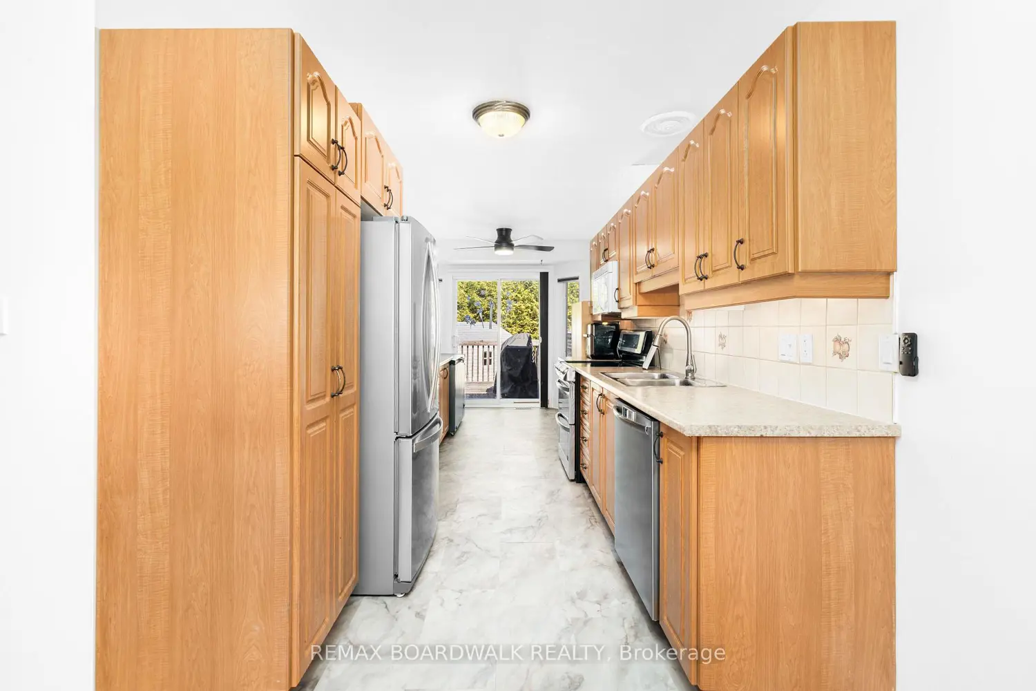 403 Flora Street photo 5