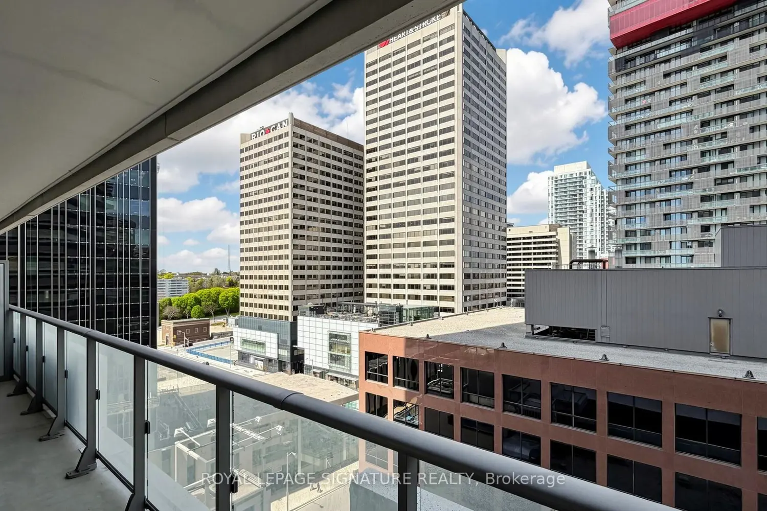 Additional image 13 of 2221 Yonge Street 1011