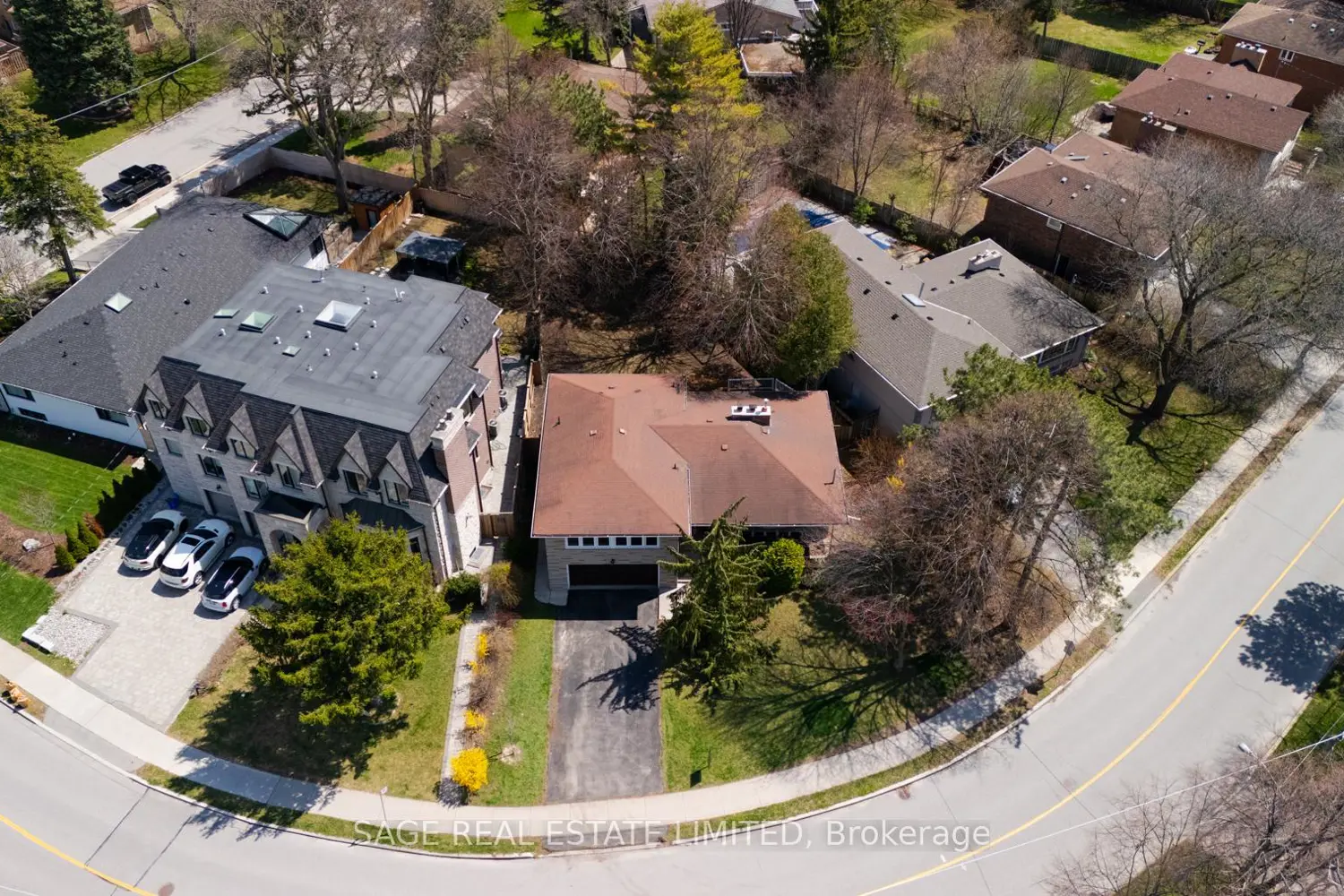 9 Hawksbury Drive