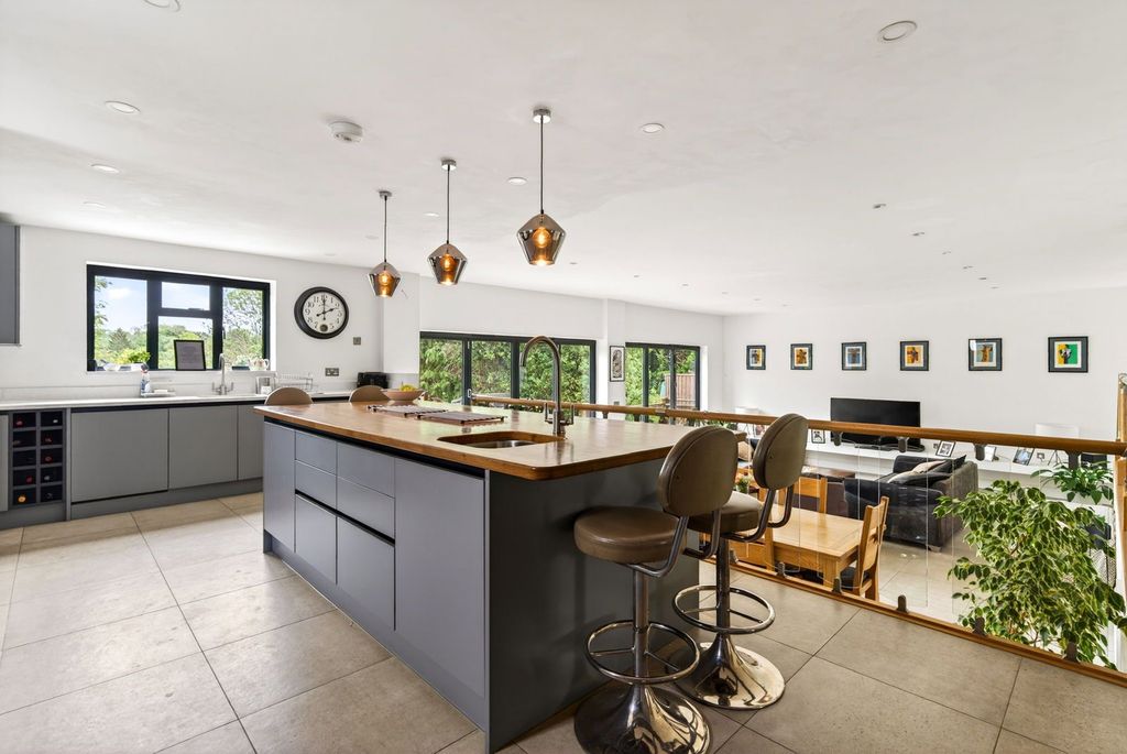 Additional image 9 of 6 bed detached house for saleWalkfield Drive, Epsom KT18