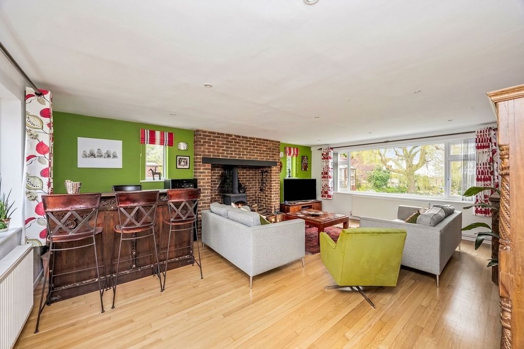 5 bed detached house for saleTop Road, Sharpthorne RH19 photo 4
