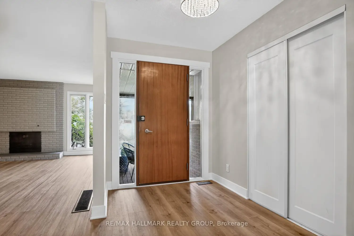 2 Birdstone Avenue photo 2