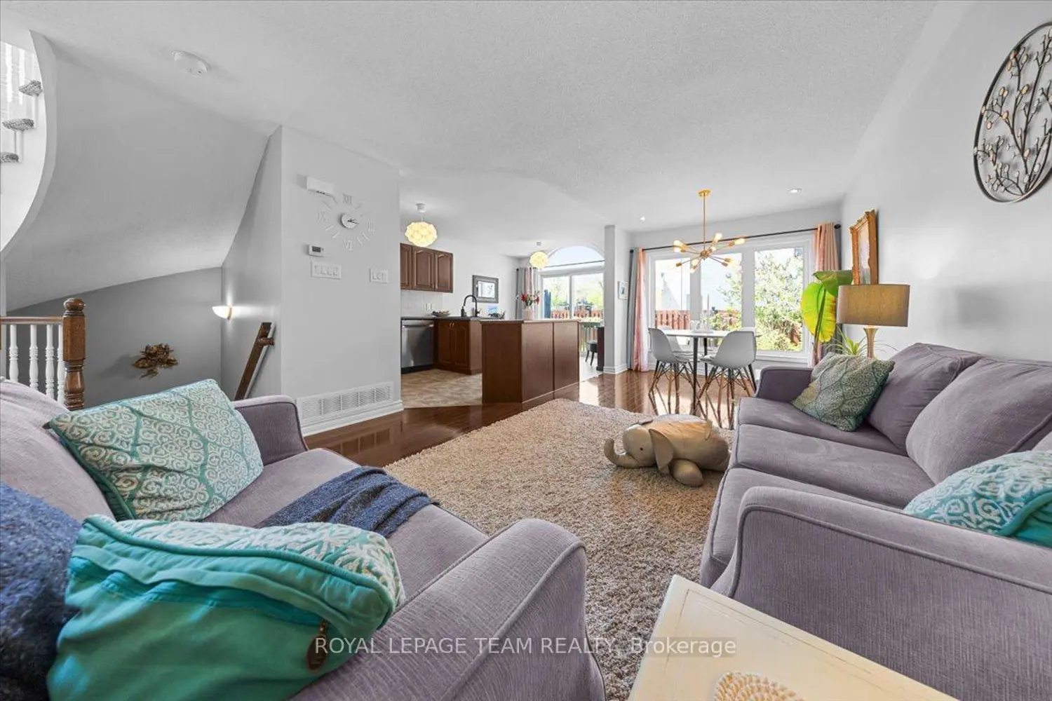 345 Forestbrook Street photo 4