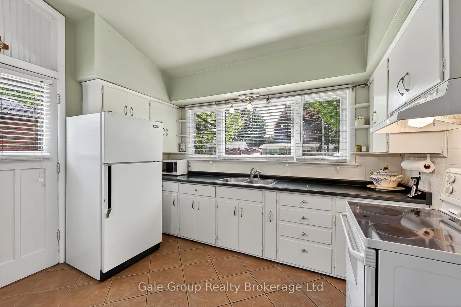 Additional image 3 of 308 Willowgrove Crescent