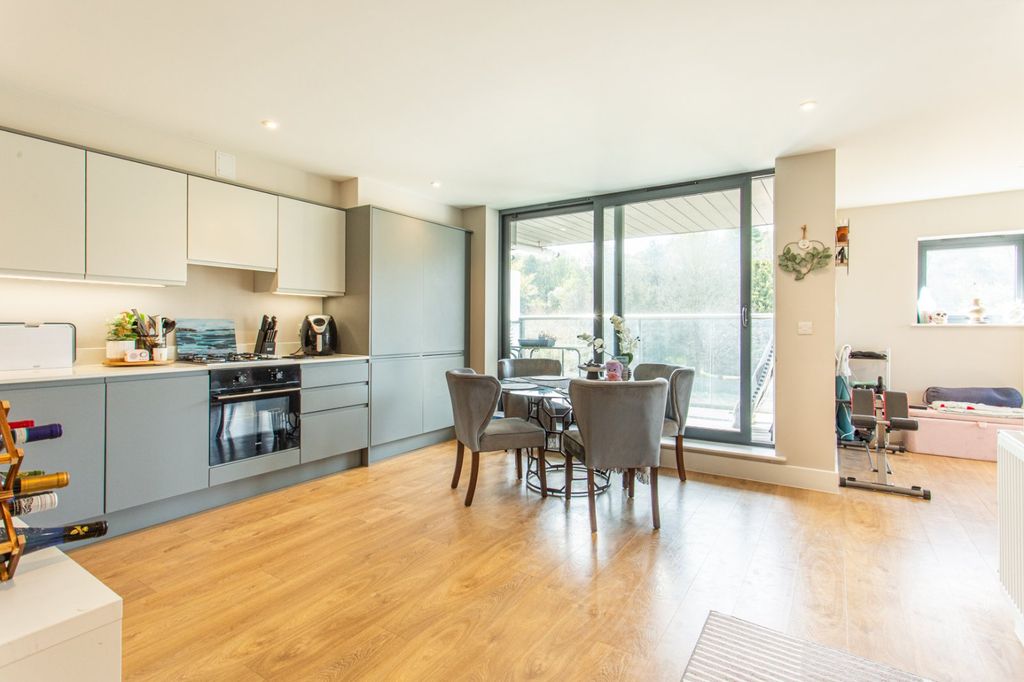 2 bed flat for saleCrabble Hill, Dover, Kent CT17 photo 2
