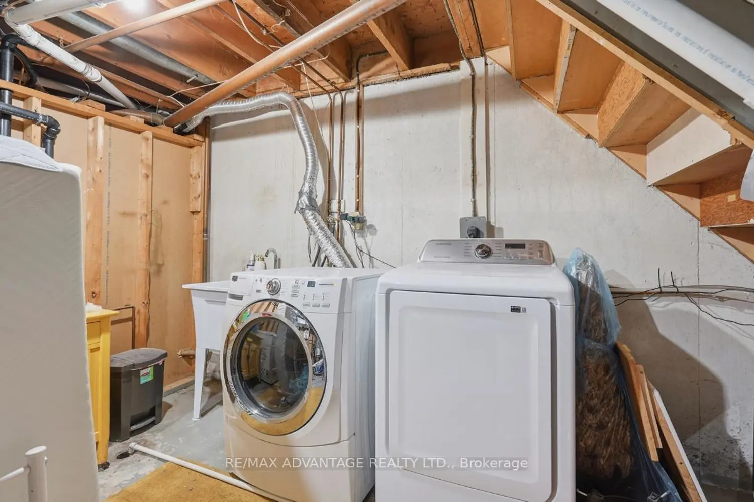 Additional image 16 of 937 Luxton Drive