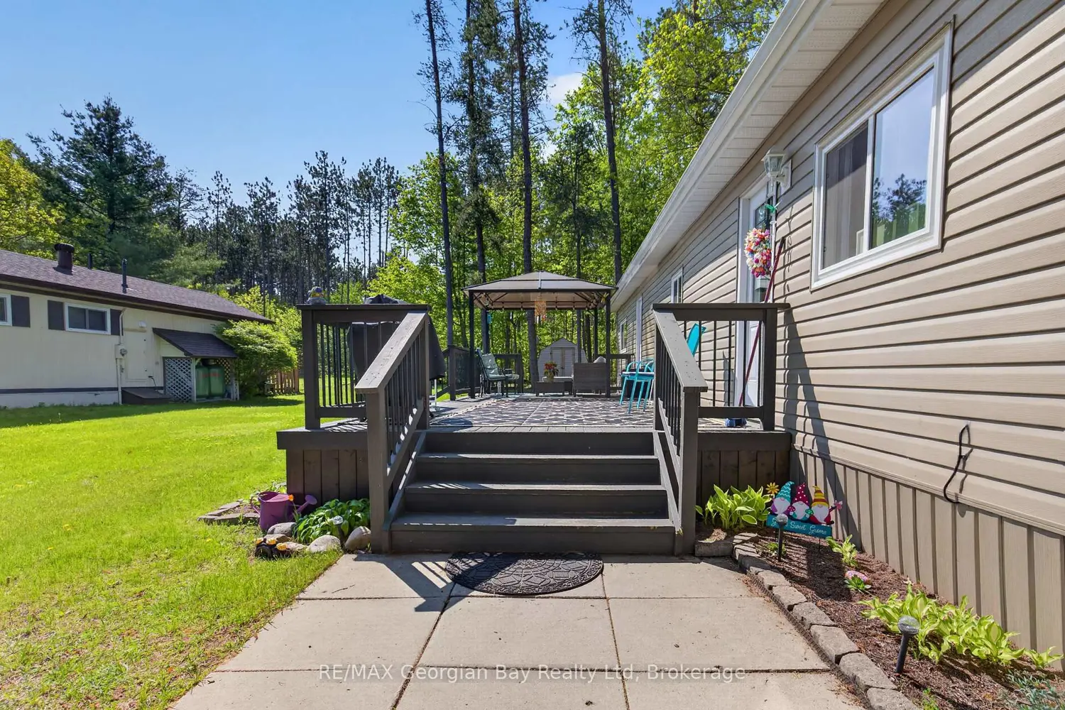 5236 Elliott Side Road 81