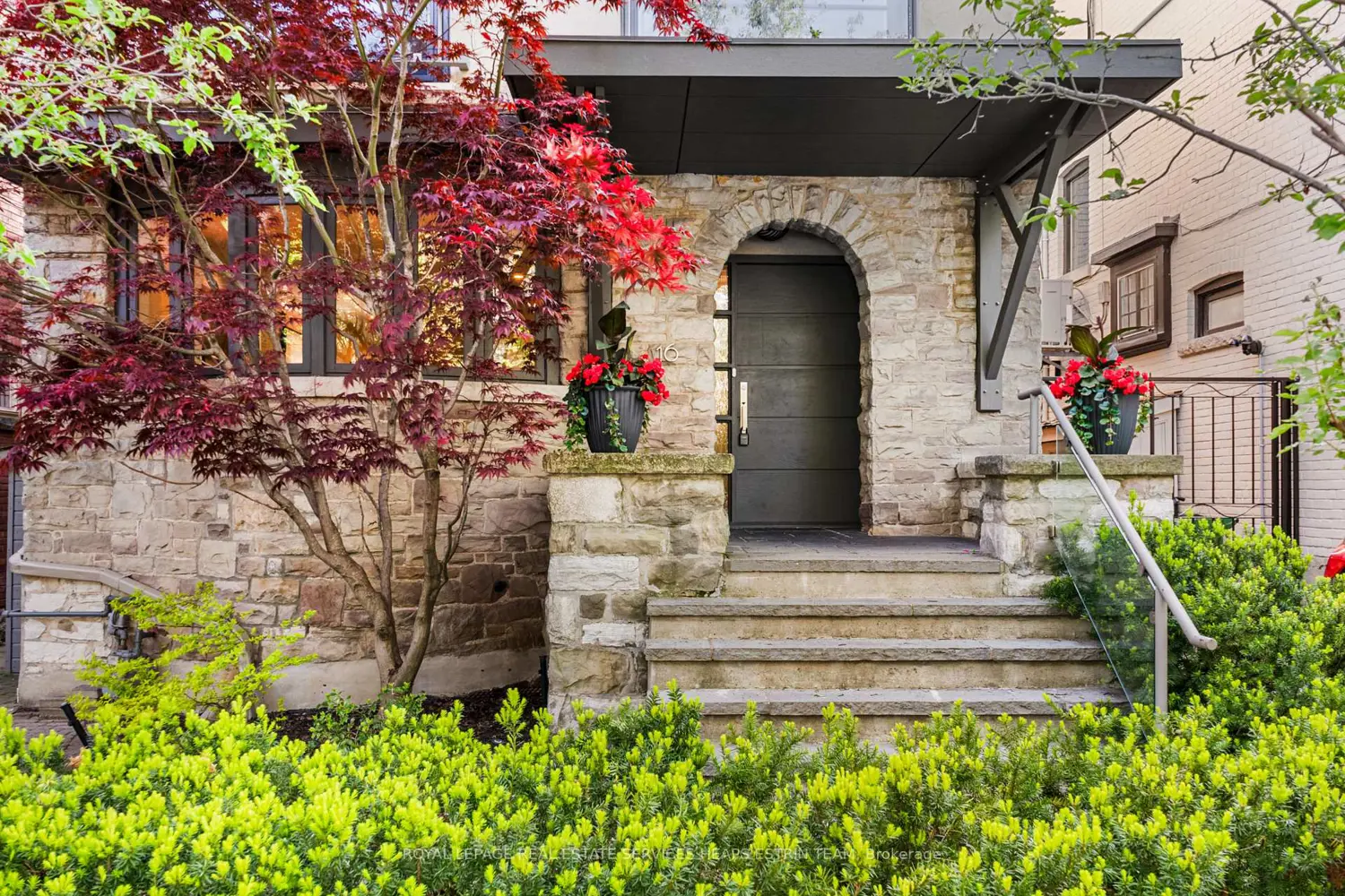 16 Inglewood Drive