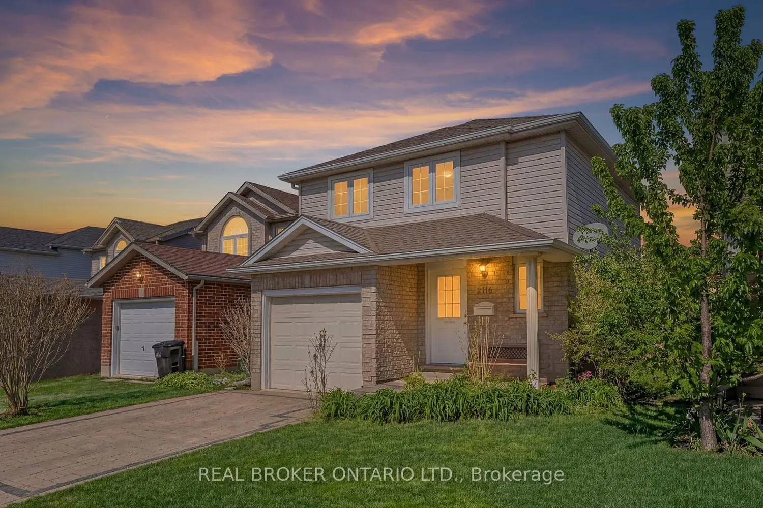 1089 Copper Leaf Crescent photo 2