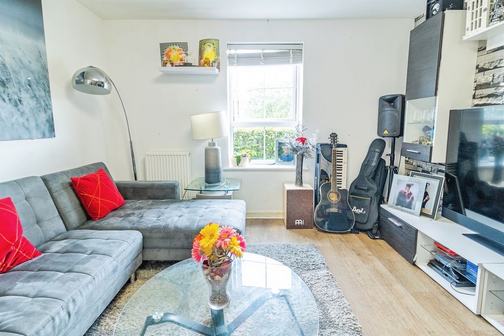 Additional image 5 of 2 bed flat for saleDesign Drive, Dunstable LU6