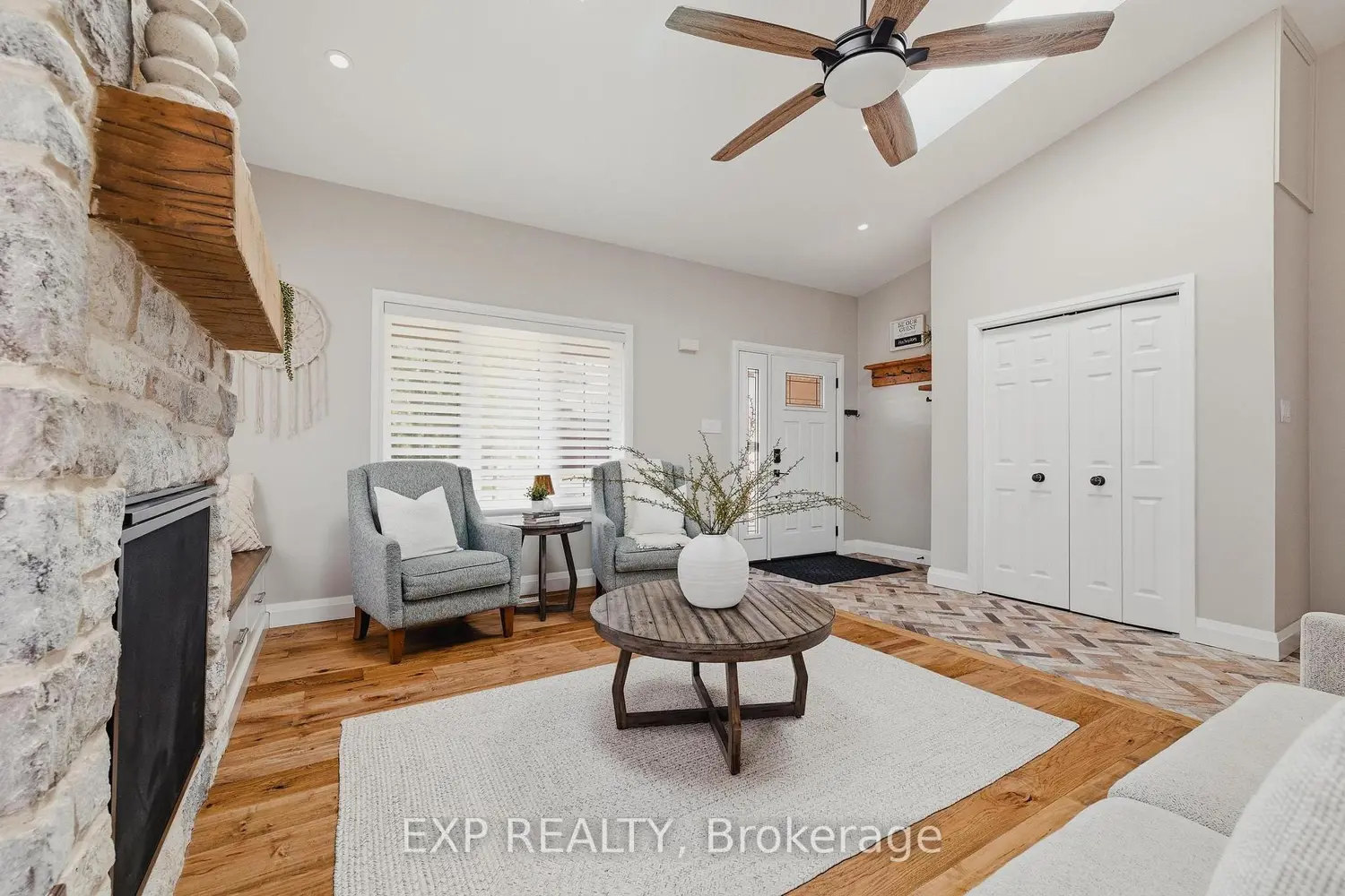6 Berdux Place photo 3