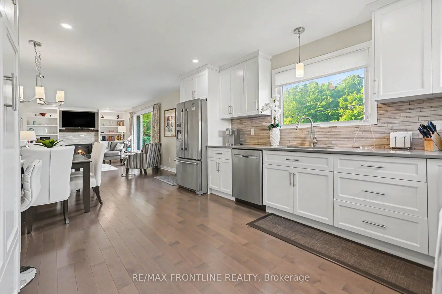 2436 Rideau Ferry Road photo 4