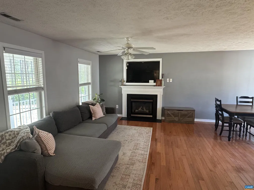 Additional image 6 of 1121 Hardware Rd, Scottsville, VA 24590