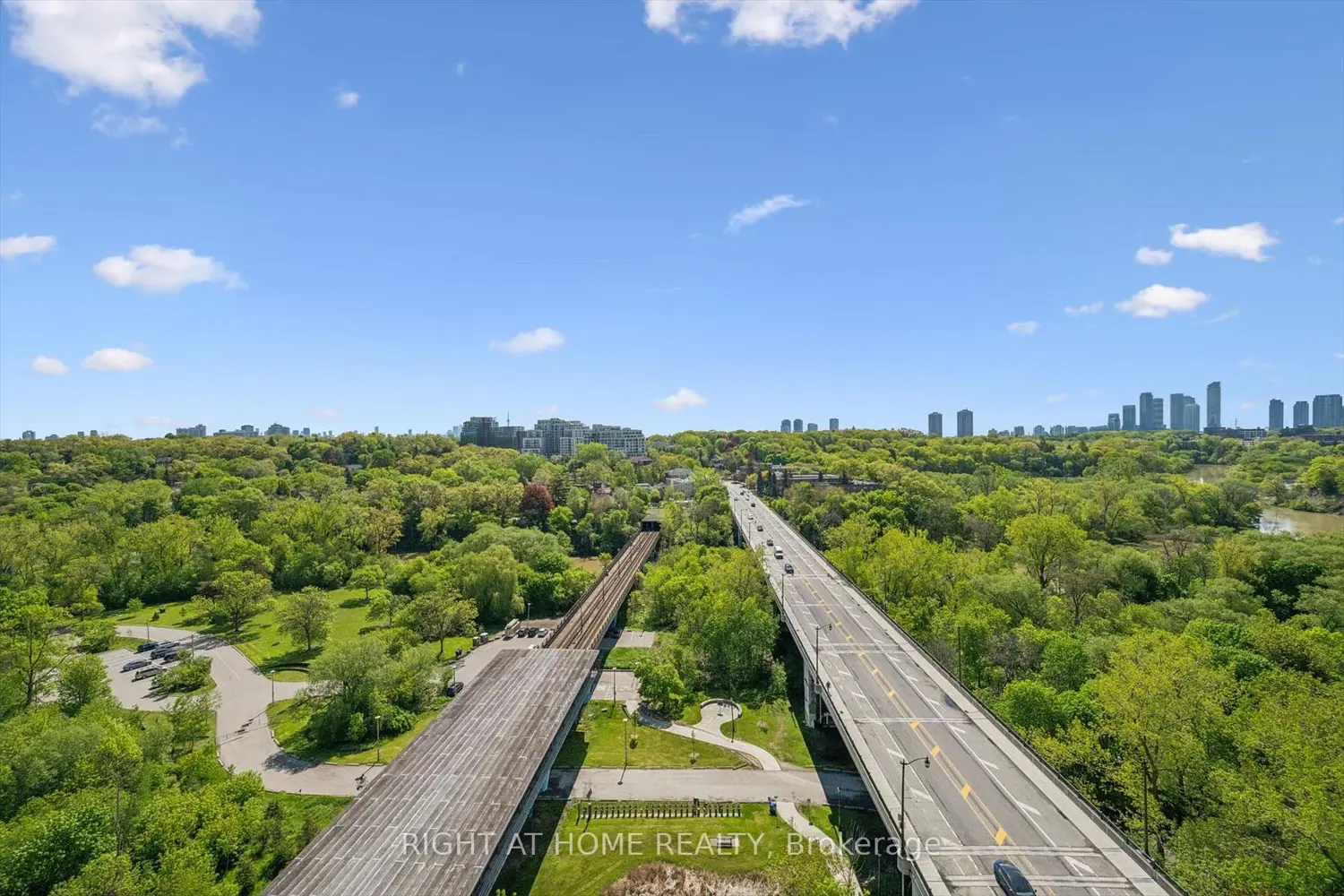 Additional image 18 of 2662 Bloor Street 512
