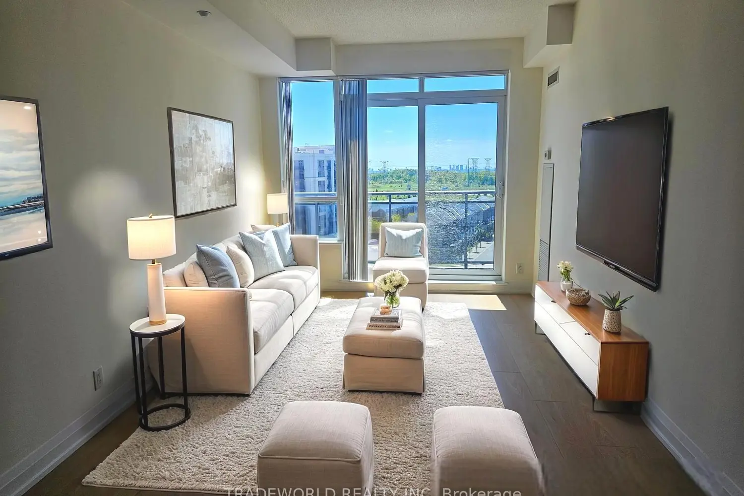 370 Highway 7 1009 photo 2