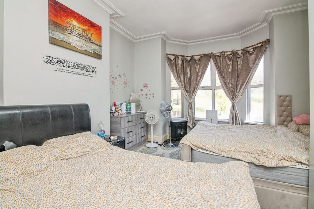 Additional image 12 of 5 bed semi-detached house for saleDixons Green Road, Dudley DY2