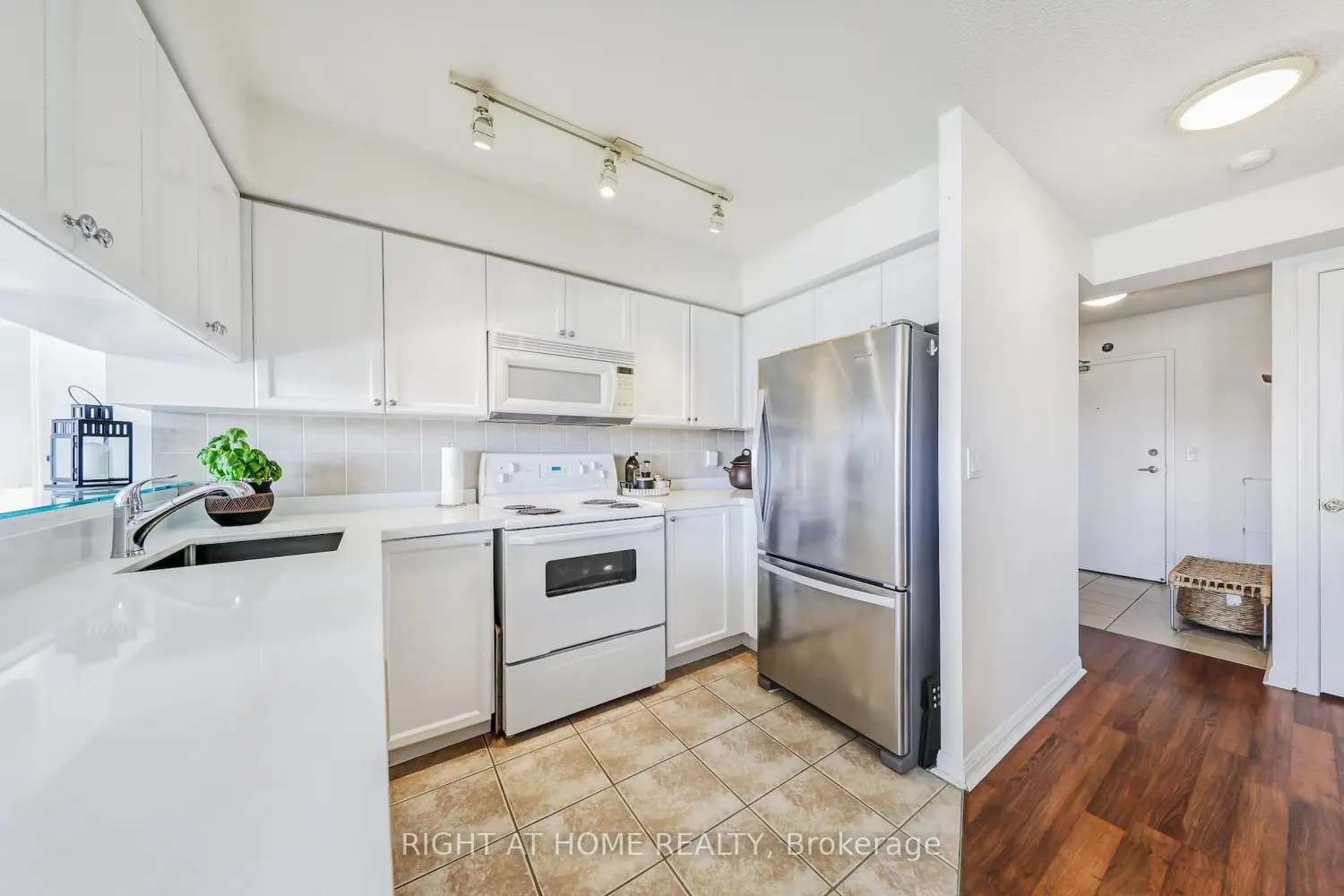 Additional image 5 of 1140 Parkwest Place 502
