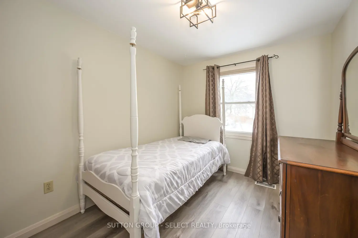 Additional image 5 of 99 Inverary Crescent