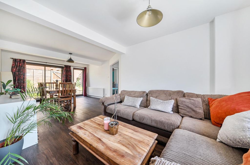 Additional image 2 of 3 bed semi-detached house for saleBirch Grove, Boyatt Wood, Eastleigh SO50
