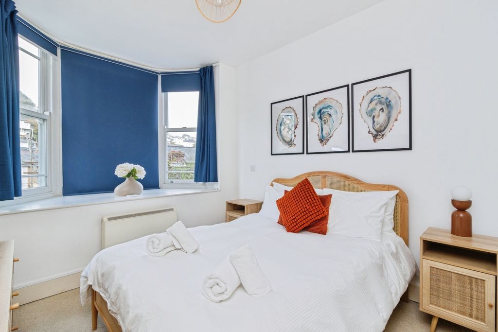 Additional image 6 of 2 bed flat for saleSouth Ford Road, Dartmouth, Devon TQ6