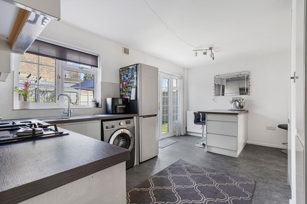3 bed link detached house for saleThe Chase, Ely CB6 photo 3