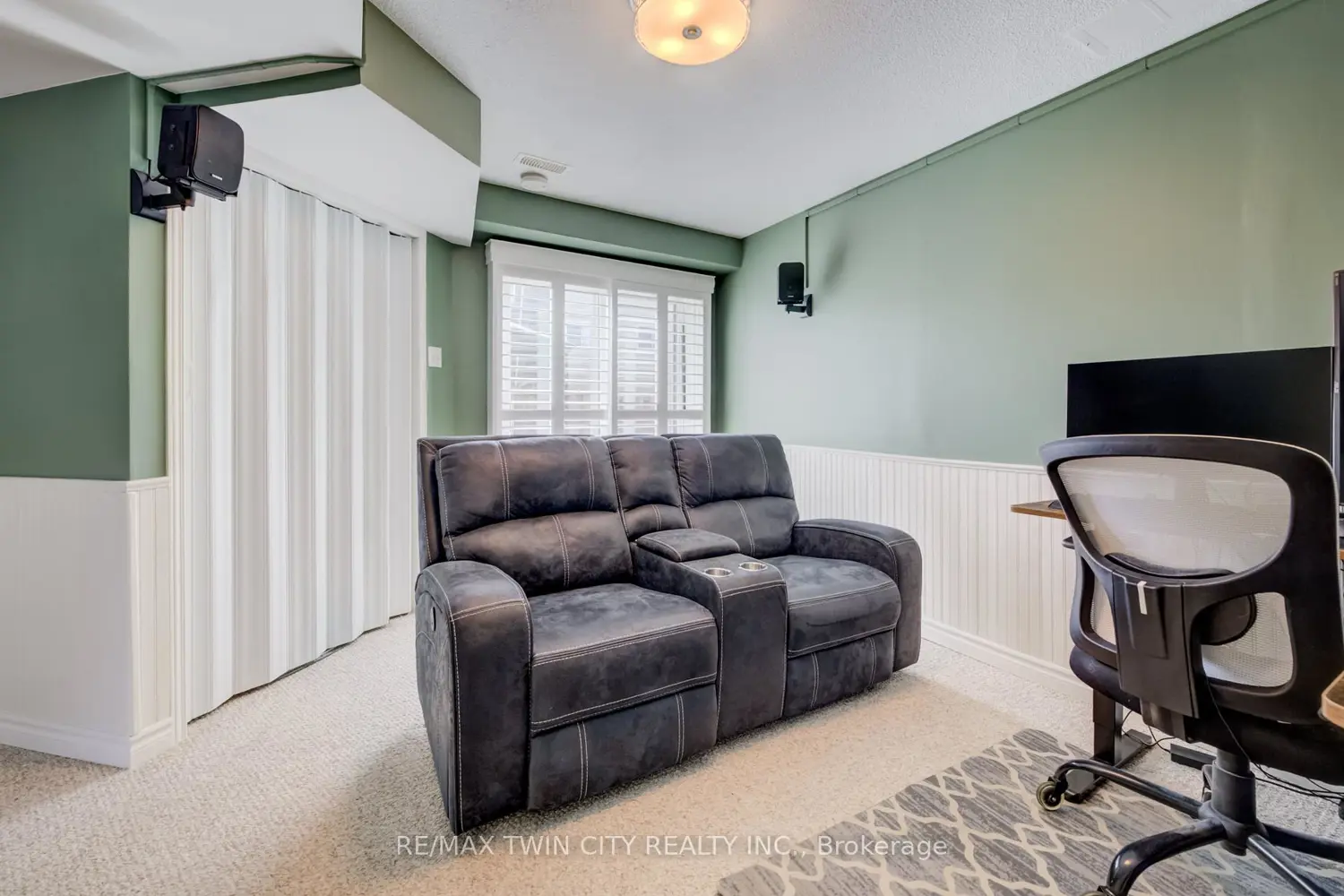 60 Elmsdale Drive 11 photo 4