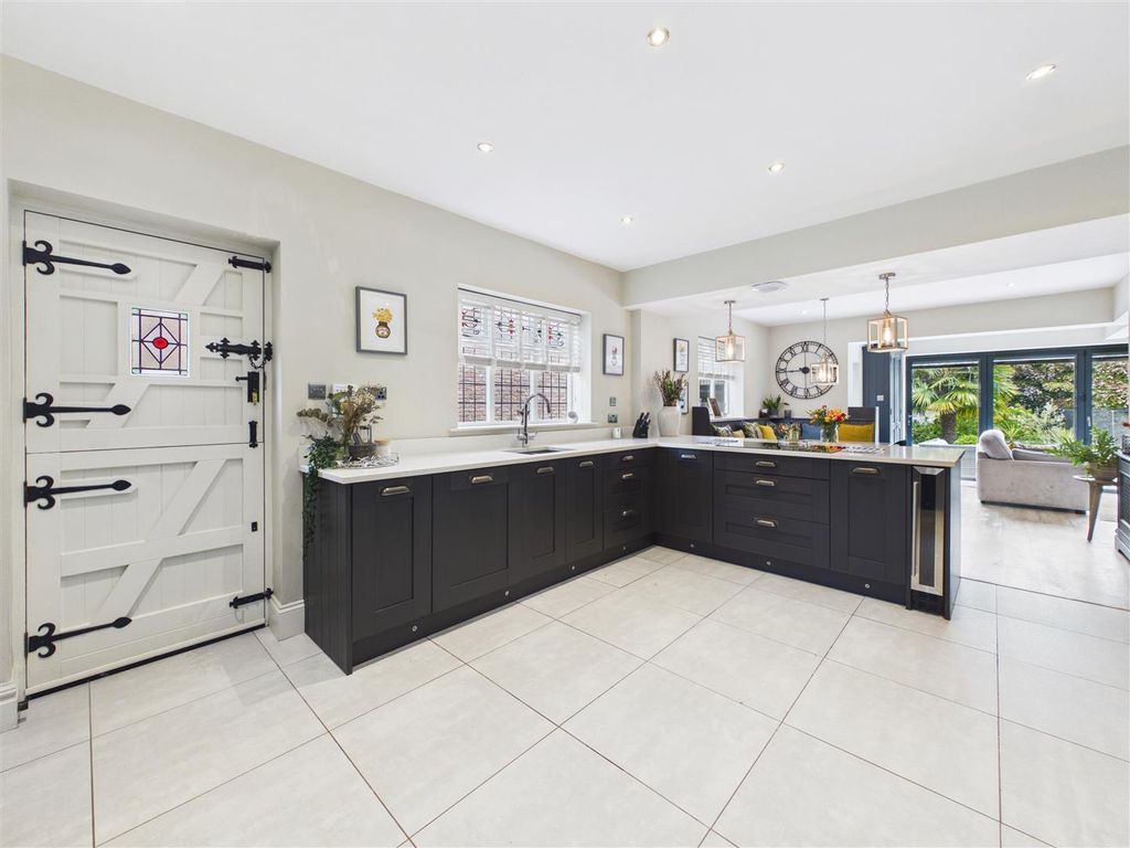 Additional image 3 of 5 bed property for saleNetherways, Park Avenue, Dronfield S18