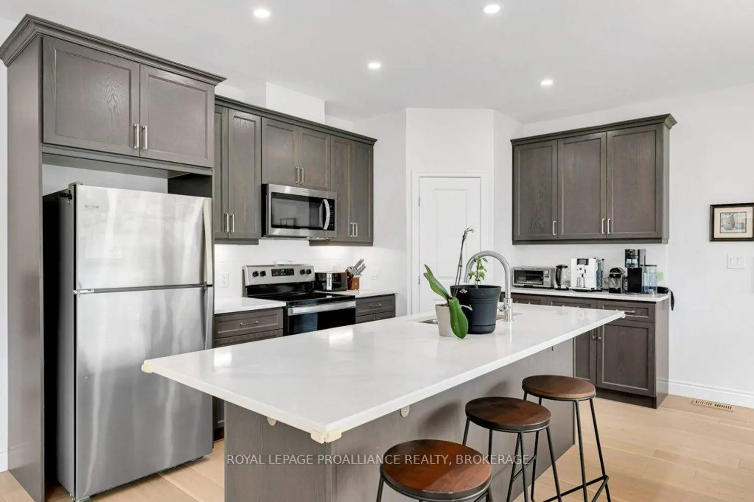 249 Mill Pond Place photo 4