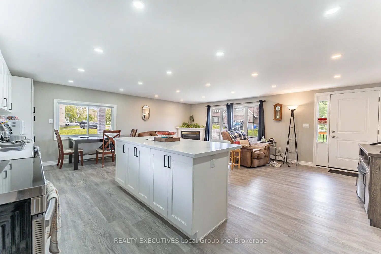 29 Dubeau Street photo 3