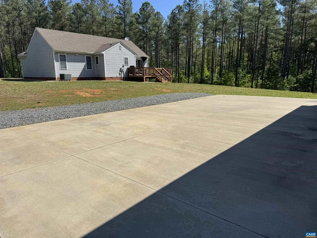 Additional image 26 of 1121 Hardware Rd, Scottsville, VA 24590