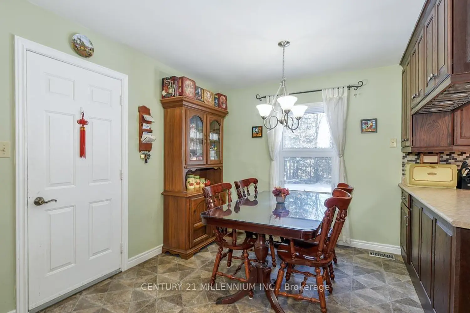 18599 Horseshoe Hill Road photo 4