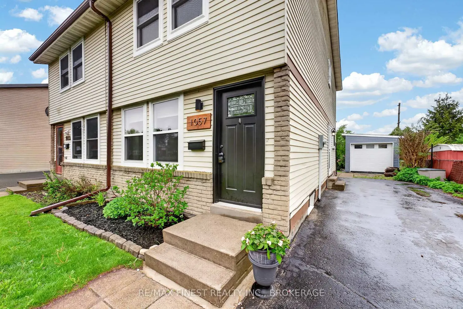 1057 Basswood Place photo 2