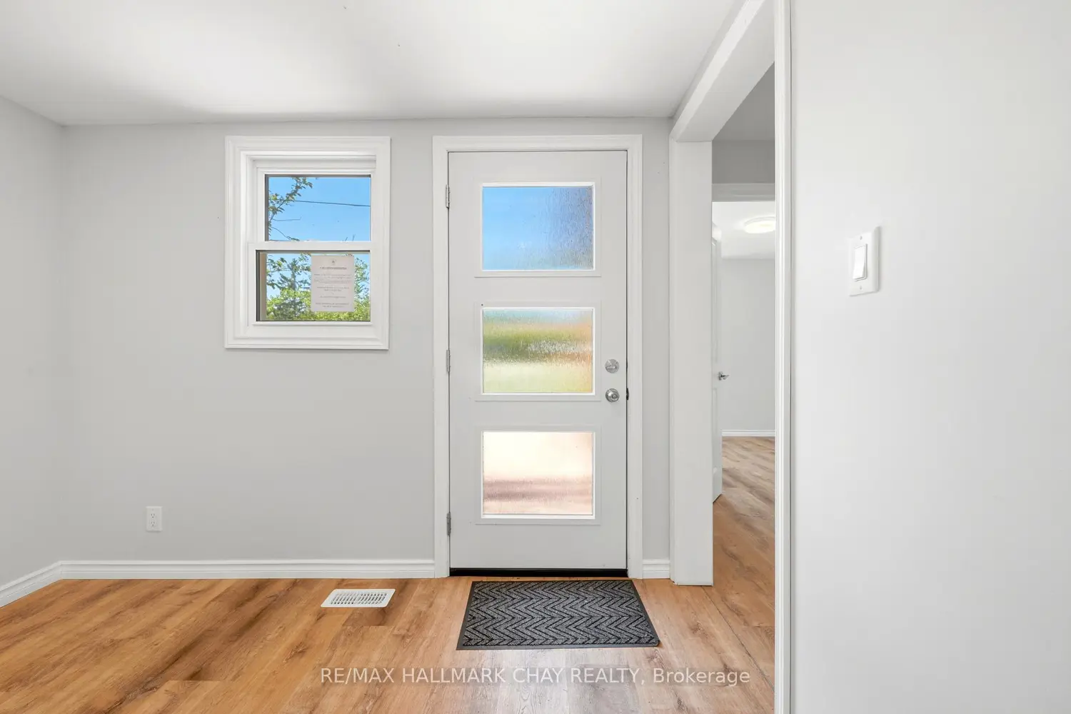 71 Lakeshore Road photo 4