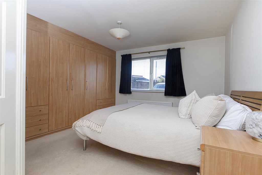 Additional image 4 of 2 bed flat for saleLaund Road, Salendine Nook, Huddersfield HD3