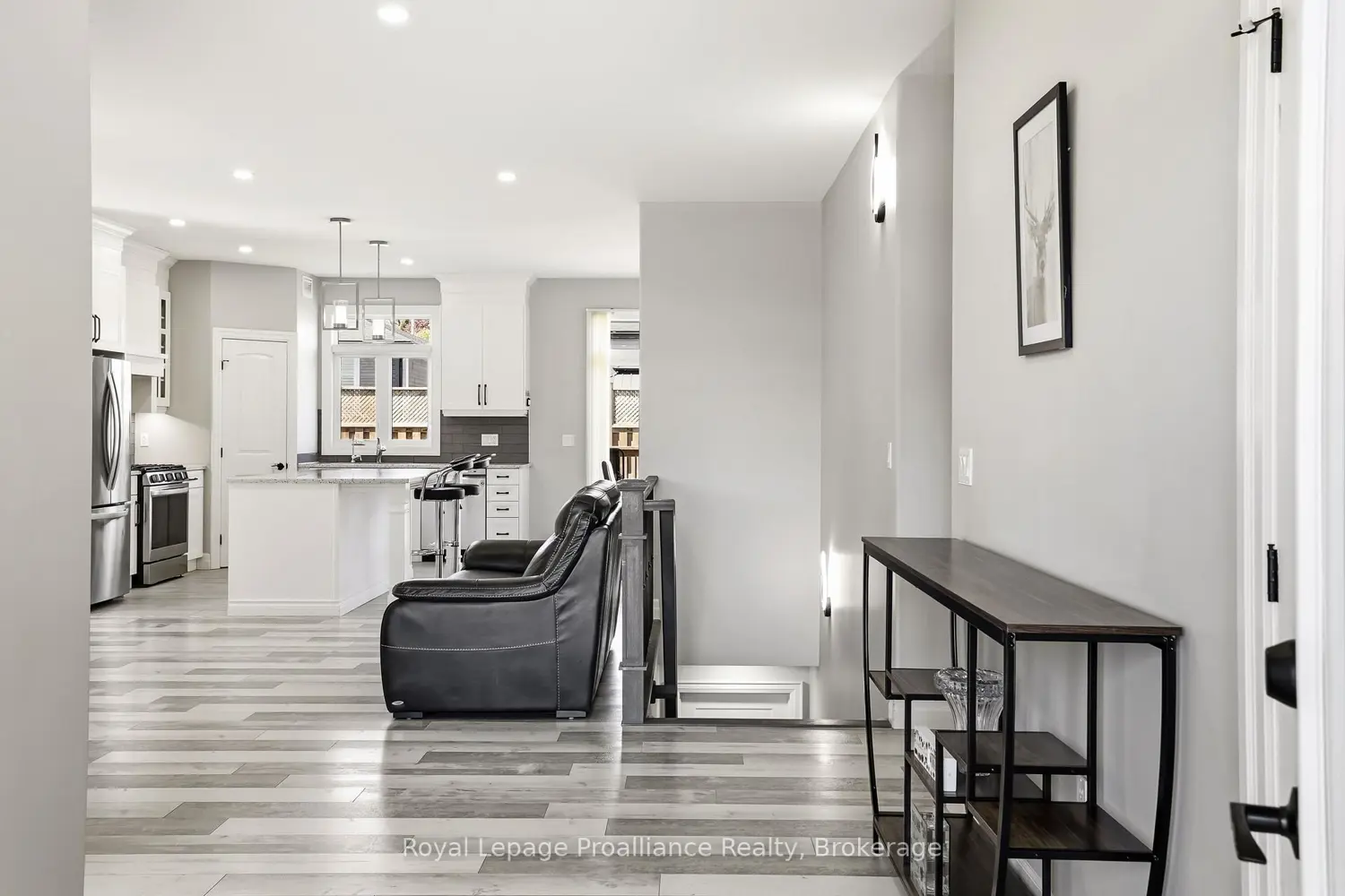 29 Sabrina Avenue photo 2