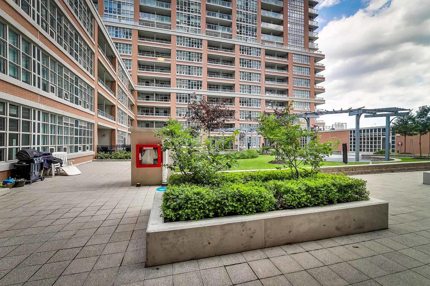 Additional image 18 of 85 East Liberty Street 519