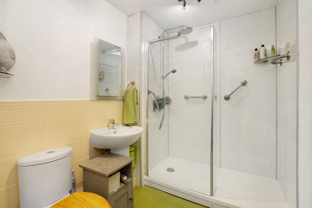Additional image 12 of 2 bed flat for saleEast Cliff Road, Dawlish EX7