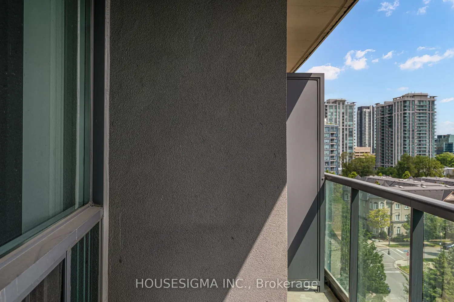Additional image 14 of 28 Harrison Garden Boulevard 901
