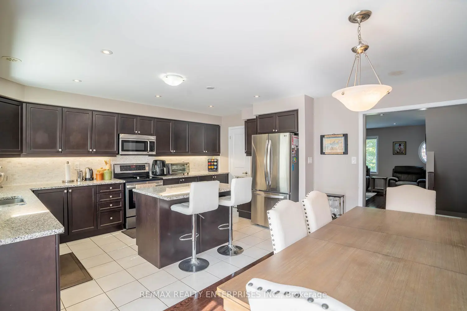250 Ellen Davidson Drive photo 5
