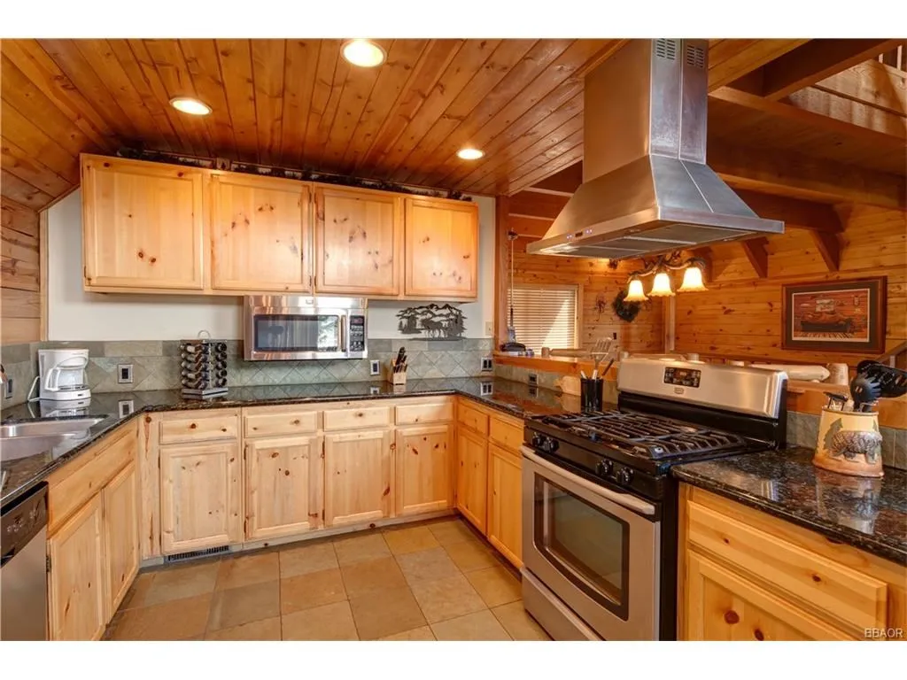 Additional image 11 of 39697 Lake Drive, Big Bear, CA 92315