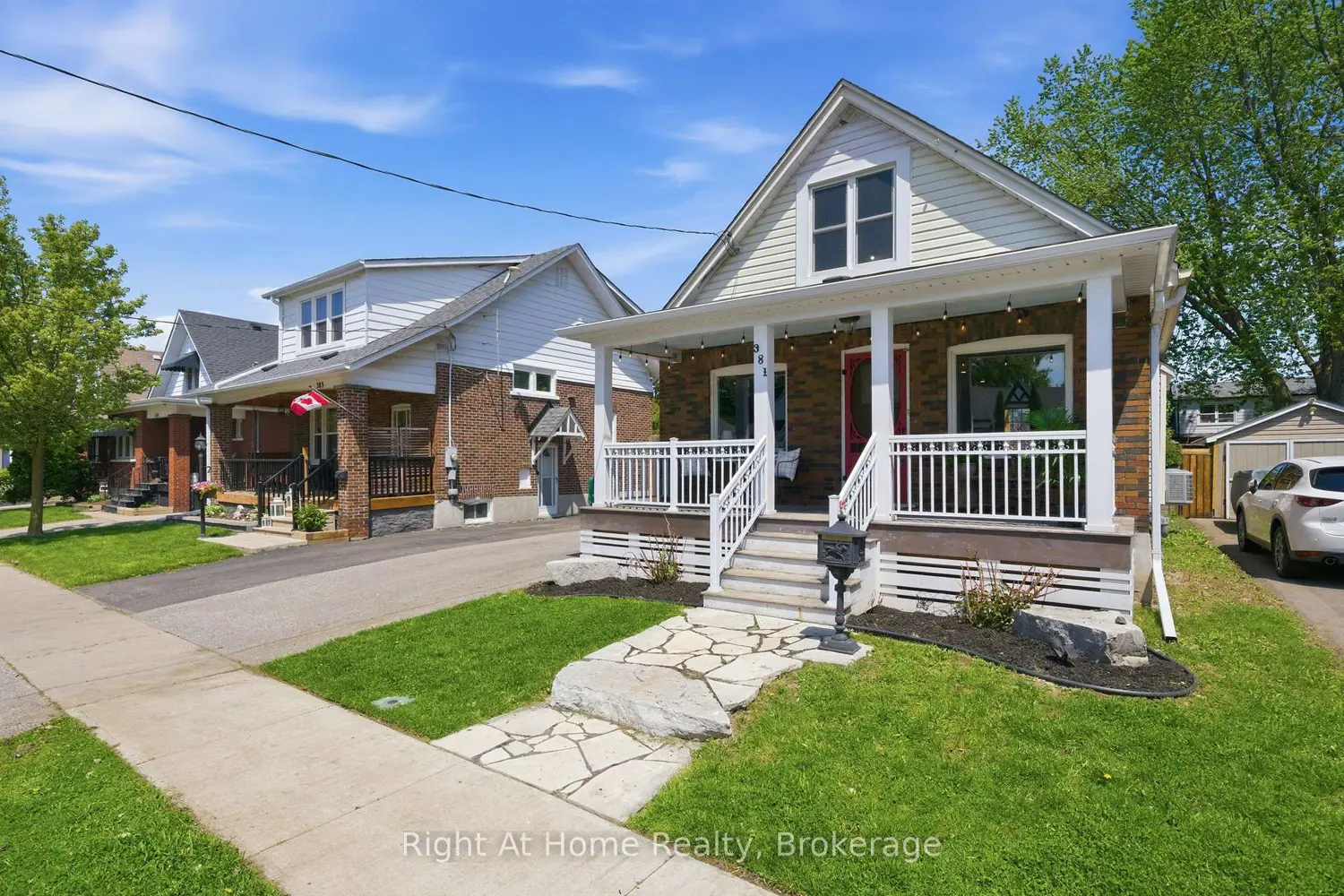 381 Jarvis Street photo 2