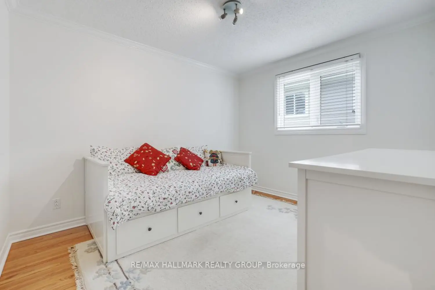 Additional image 11 of 39 Parkwood Crescent